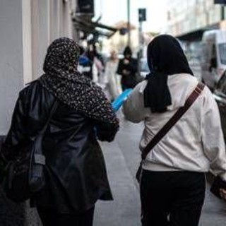 L'Austria vuole vietare il velo alle studentesse under 14: &quot;Favorisce immagine distorta del corpo&quot;