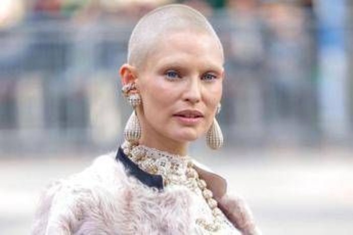 Bianca Balti e il cancro, la denuncia sui social: &quot;Pillole salvavita non si trovano&quot;