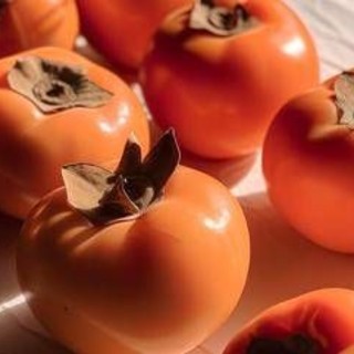 Non solo dolci: tutti i benefici dei cachi che devi conoscere