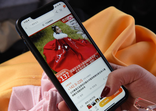 Cina: crescita costante delle vendite al dettaglio online nei primi nove mesi Cina: crescita costante delle vendite al dettaglio online nei primi nove mesi