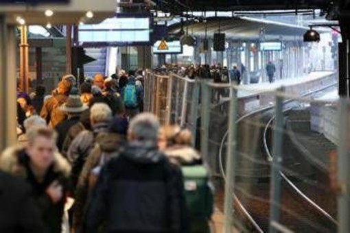 Attacco con coltello alla stazione di Amburgo, 39enne sospetta ammette: &quot;Sono stata io&quot;
