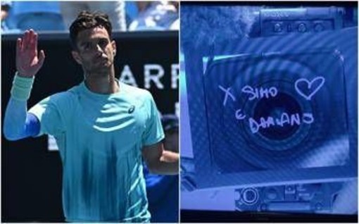 Australian Open, la commovente dedica di Musetti a coach Tartarini: "Per Simone e Damiano"