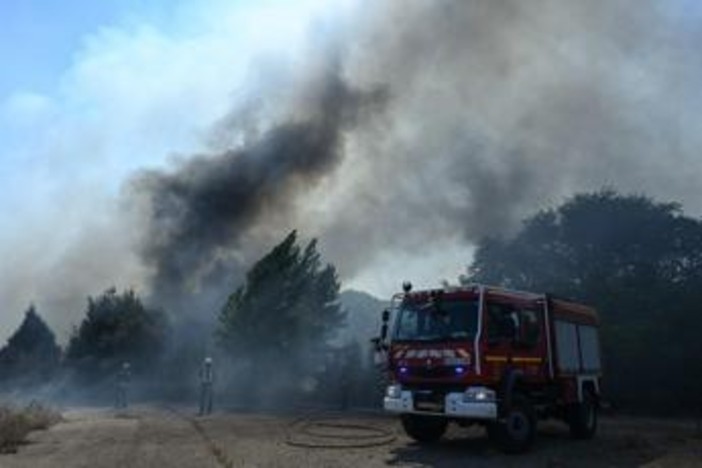 Spagna, 12 morti a causa di un incendio in Andalusia: alcune vittime trovate nelle auto Spagna, 12 morti a causa di un incendio in Andalusia: alcune vittime trovate nelle auto