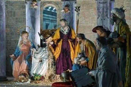 Presepe o presepio? Quale delle due forme è corretta secondo la Crusca Presepe o presepio? Quale delle due forme è corretta secondo la Crusca