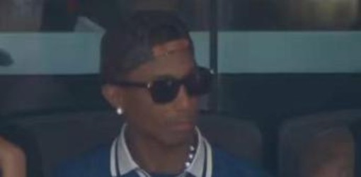 Mondiali, telecronisti non riconoscono Williams in tribuna: "Forse è un rapper..." Mondiali, telecronisti non riconoscono Williams in tribuna: "Forse è un rapper..."