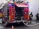 Roma, bombola di gas esplode sulla Prenestina: auto in fiamme, alta colonna di fumo