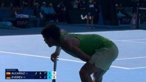 Australian Open, Alcaraz e il medical time out per crampi: perché Zverev ha ragione Australian Open, Alcaraz e il medical time out per crampi: perché Zverev ha ragione