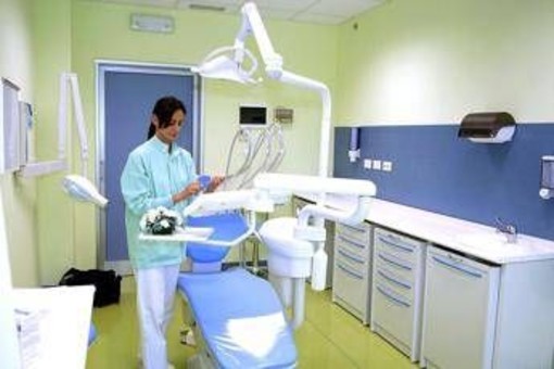 World Smile Day, l'indagine: "Con prevenzione dentale risparmi per 2,3 miliardi l’anno" World Smile Day, l'indagine: "Con prevenzione dentale risparmi per 2,3 miliardi l’anno"