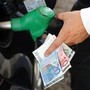 Benzina e diesel, prezzi carburanti scendono ancora