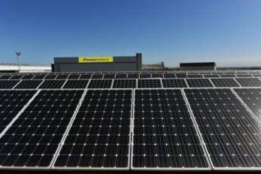 Poste, avanti sviluppo fotovoltaico: target 1300 impianti entro fine anno