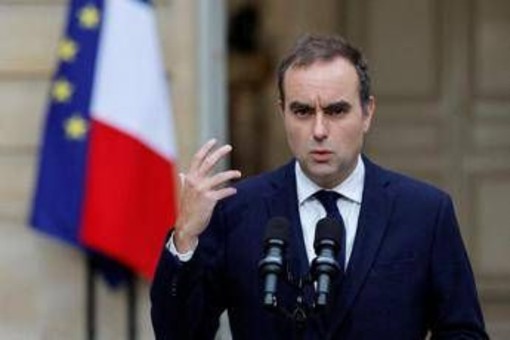 Francia, Lecornu: "La mia missione è terminata, nuovo premier in 48 ore" Francia, Lecornu: "La mia missione è terminata, nuovo premier in 48 ore"