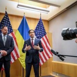 Usa-Ucraina, dichiarazione congiunta: "Accordo di pace deve rispettare sovranità Kiev" Usa-Ucraina, dichiarazione congiunta: "Accordo di pace deve rispettare sovranità Kiev"