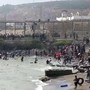 Emergenza migranti a Ceuta, almeno 18 morti mentre attraversano a nuoto il confine