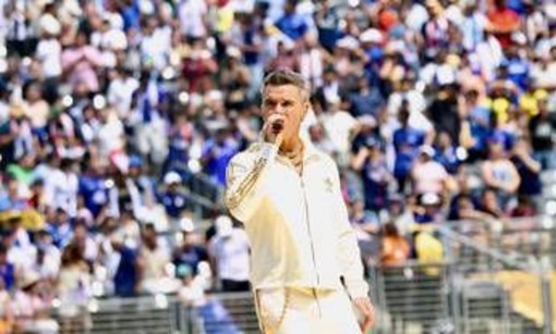 Robbie Williams parla della sindrome di Tourette: &quot;Terrorizzato di andare in tour&quot;