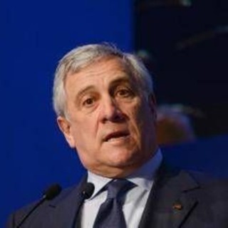 Iran, Tajani: "Italiani lascino Paese, in ambasciata solo personale indispensabile" Iran, Tajani: "Italiani lascino Paese, in ambasciata solo personale indispensabile"