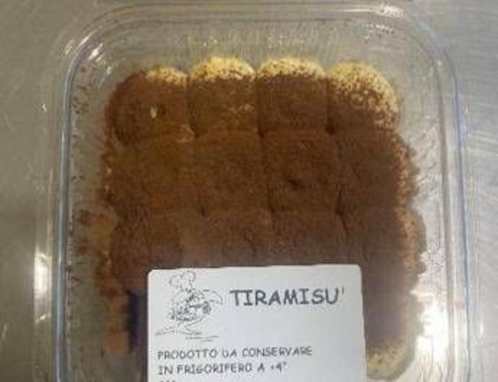 Sferetta metallica nel tiramisù, maxi richiamo alimentare: i lotti interessati Sferetta metallica nel tiramisù, maxi richiamo alimentare: i lotti interessati