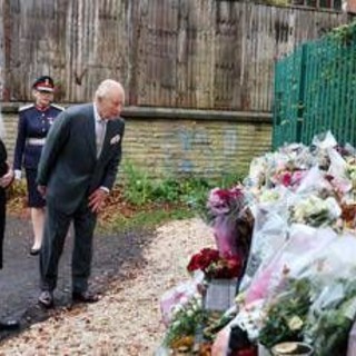 Attacco sinagoga Manchester, re Carlo visita luogo attentato Attacco sinagoga Manchester, re Carlo visita luogo attentato