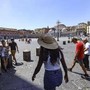 Caldo record, 17 città da bollino rosso. Malore in strada, una donna muore a Bagheria