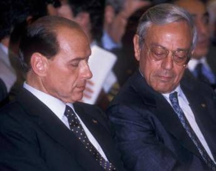 Quando Berlusconi invitò il laziale Previti a San Siro, ex ministro: "Milan perse e Silvio voleva ammazzarmi" Quando Berlusconi invitò il laziale Previti a San Siro, ex ministro: "Milan perse e Silvio voleva ammazzarmi"