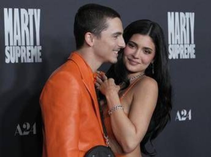 Chalamet, dedica d'amore a Kylie Jenner. E lei ricambia Chalamet, dedica d'amore a Kylie Jenner. E lei ricambia