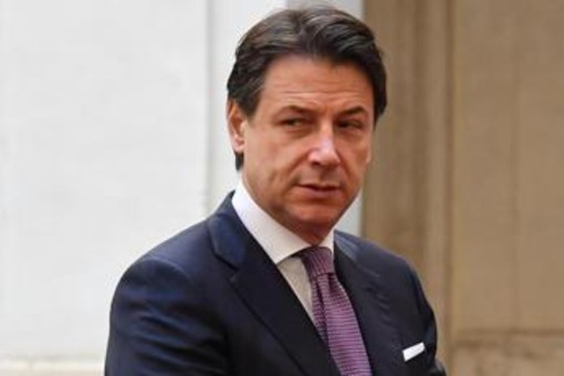 Riarmo, no convinto di M5S. Conte al governo: "Avete fallito, adesso tocca a noi"