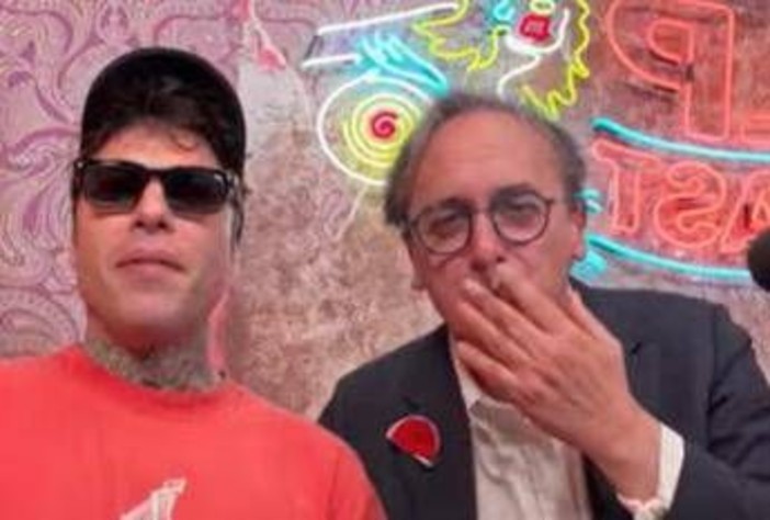 Bonelli e la gag dello spinello da Fedez: "Niente di preparato, ho fumato per lanciare un messaggio"