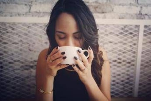 Tumori, con caffè o tè bollente rischio cancro esofago più alto: "Meglio tiepido" Tumori, con caffè o tè bollente rischio cancro esofago più alto: "Meglio tiepido"