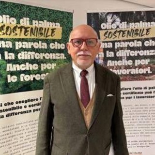 Alimentazione, esperto Donegani: "Olio di palma demonizzato, sostituirlo non porta benefici" Alimentazione, esperto Donegani: "Olio di palma demonizzato, sostituirlo non porta benefici"