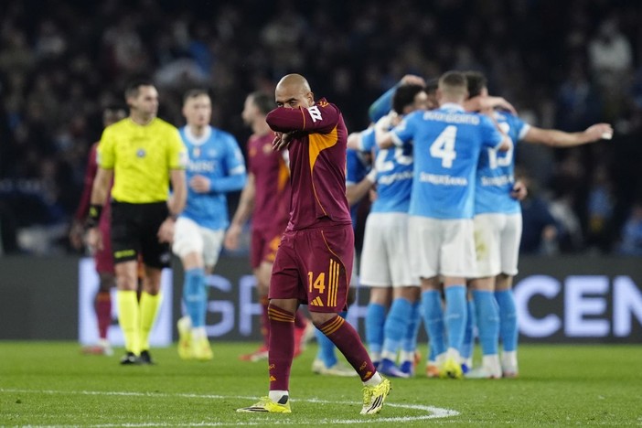Alla Roma non basta Malen, il Napoli non molla e al Maradona finisce 2-2 Alla Roma non basta Malen, il Napoli non molla e al Maradona finisce 2-2