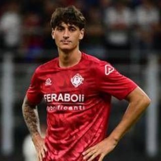 Floriani Mussolini, esordio in A con la Cremonese: &quot;Un sogno&quot;. Dietro la maglia il nome per evitare polemiche