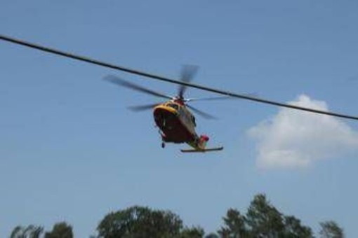 Bologna, autocisterna si ribalta ed esplode: morto autista, due feriti