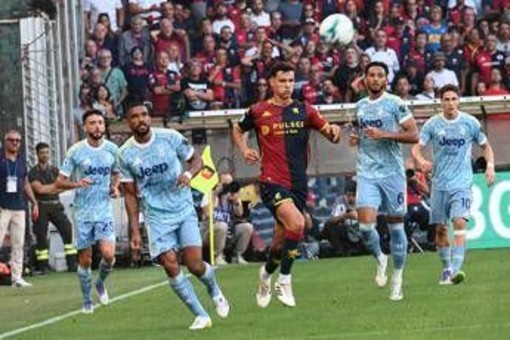 Juve, tifosi 'in rivolta' contro la seconda maglia sui social: &quot;Sembriamo la Lazio&quot;
