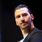 Mondiali, Ibrahimovic attacca: "Espulso per essersi coperto bocca? Il calcio sta morendo" Mondiali, Ibrahimovic attacca: "Espulso per essersi coperto bocca? Il calcio sta morendo"