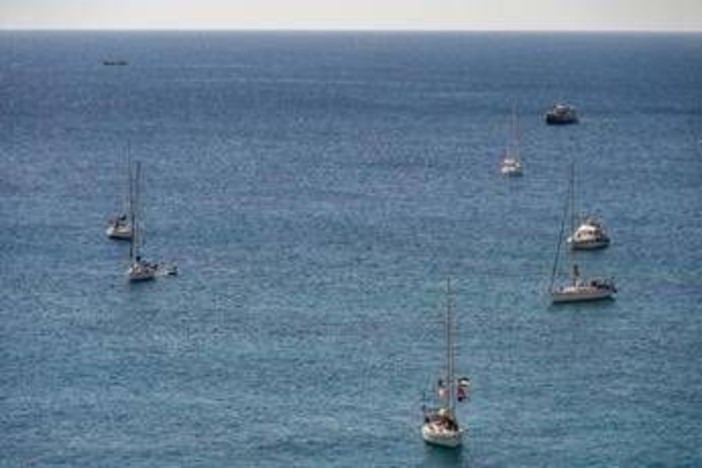 Flotilla si avvicina a Gaza. Meloni: &quot;Iniziativa irresponsabile&quot;. Israele: &quot;Consegnate gli aiuti&quot;