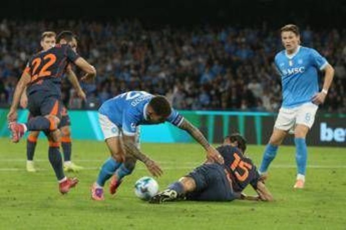 Bergonzi accusa Di Lorenzo: &quot;Antisportivo su rigore contro Inter&quot;. Furia agente e Napoli