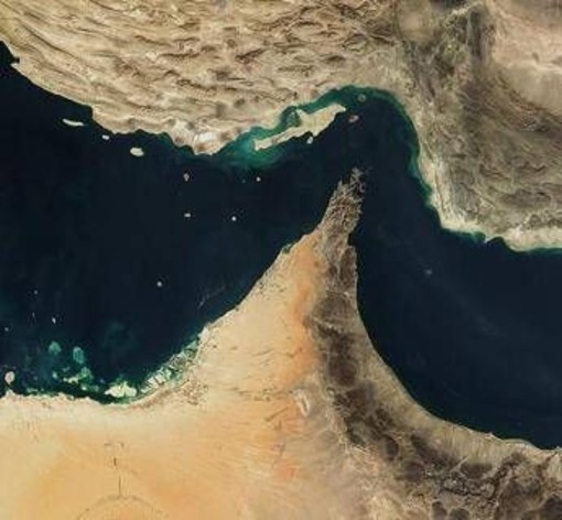 Torna la tensione su Hormuz: il ruolo dell'Iran e il rischio sull'energia Torna la tensione su Hormuz: il ruolo dell'Iran e il rischio sull'energia