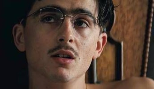 Timothée Chalamet scalza Checco Zalone, 'Marty Supreme' vola in testa al box office italiano