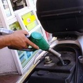 Carburante annacquato, irregolare un distributore su cinque. Pd: "Governo intervenga". Lega: "Bene controlli Gdf" Carburante annacquato, irregolare un distributore su cinque. Pd: "Governo intervenga". Lega: "Bene controlli Gdf"
