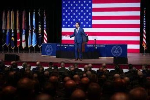 Usa, Hegseth ai generali: &quot;Preparatevi alla guerra&quot;