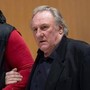 Francia, Gérard Depardieu condannato a 18 mesi per violenza sessuale