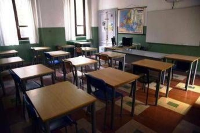 Scuola, stop ai 4 anni in 1. Valditara: &quot;Con norme contro i diplomifici non sarà più possibile&quot;