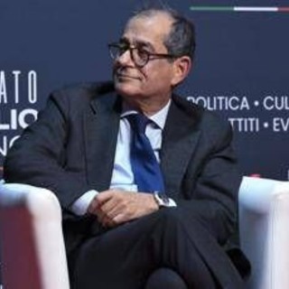 Mps, Tria: "Vincente scelta Mef di risanare e vendere, su Mediobanca operazione virtuosa" Mps, Tria: "Vincente scelta Mef di risanare e vendere, su Mediobanca operazione virtuosa"