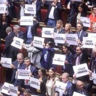 TOMORROW / Legge elettorale, opposizione all'attacco: lunedì i ricorsi alla Corte Costituzionale TOMORROW / Legge elettorale, opposizione all'attacco: lunedì i ricorsi alla Corte Costituzionale