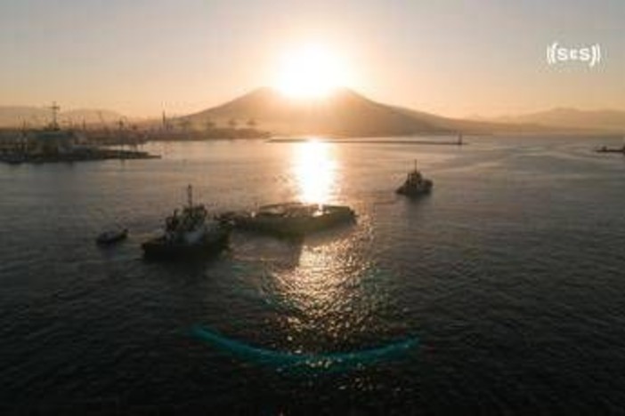 America’s Cup, sul lungomare Caracciolo arriva il 'pontone', l’isola che c’è verso Napoli 2027 America’s Cup, sul lungomare Caracciolo arriva il 'pontone', l’isola che c’è verso Napoli 2027