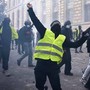 Francia, Gilet Gialli: "Domani in piazza, solo i regimi vietano le proteste"