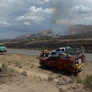 Maxi incendio minaccia la città di Reno, in Nevada: quasi 90mila evacuati. I testimoni: "Siamo spaventati a morte"