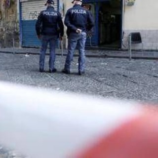 Napoli, due anziani fratelli trovati morti in casa: ipotesi omicidio-suicidio