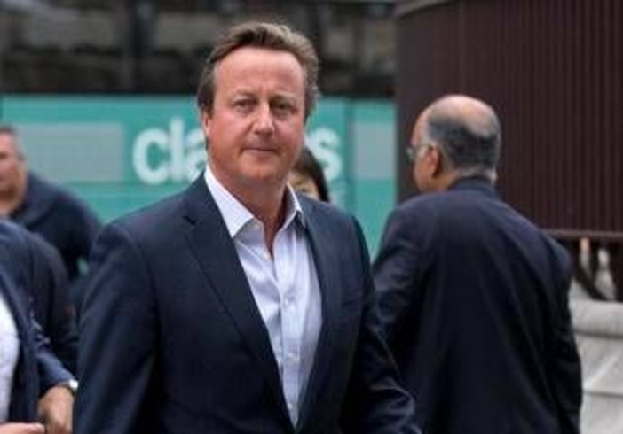 Gb, ex premier David Cameron curato per tumore alla prostata
