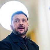 Ucraina, Zelensky: &quot;Ora azioni concrete per fermare Putin&quot;. Ue minaccia sanzioni a Russia