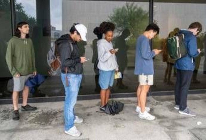 Usa, l'amministrazione Trump ha rallentato processo cittadinanza di 380mila potenziali elettori immigrati